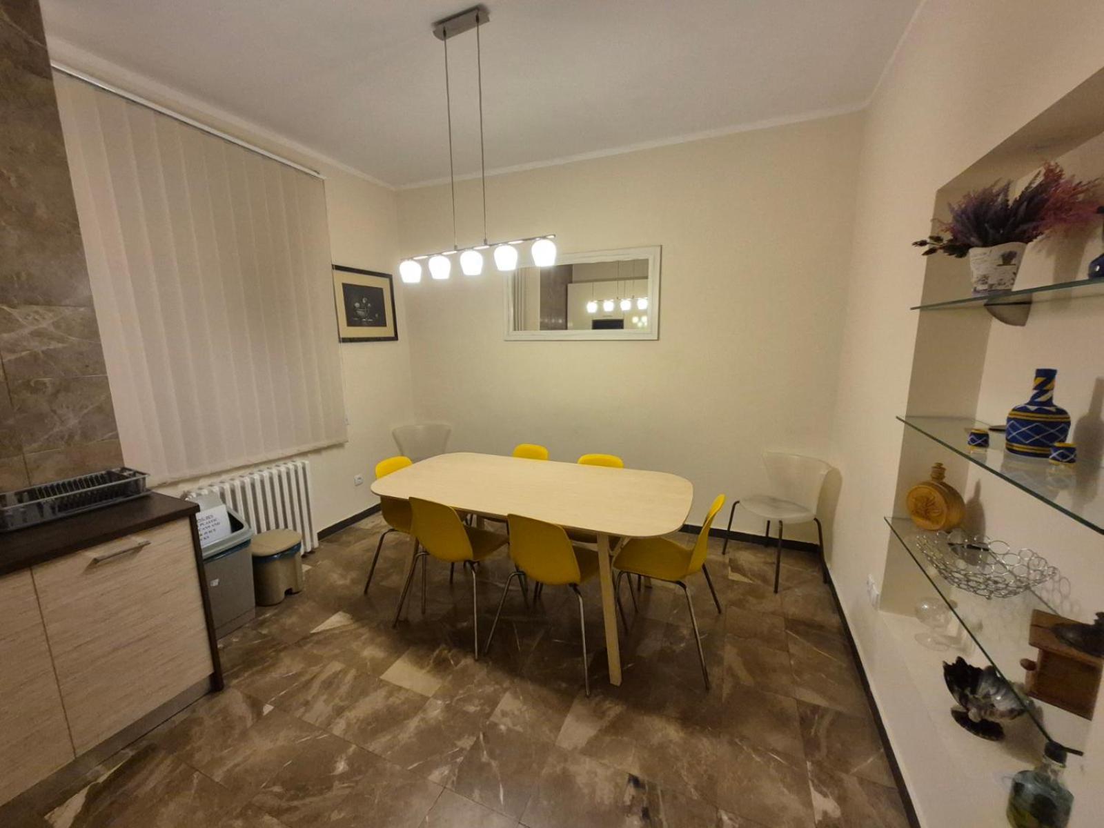 Authentic Belgrade Centre Apartments For Large Groups, Republic Square - Up To 47 People In 5 Apartments Habitación foto
