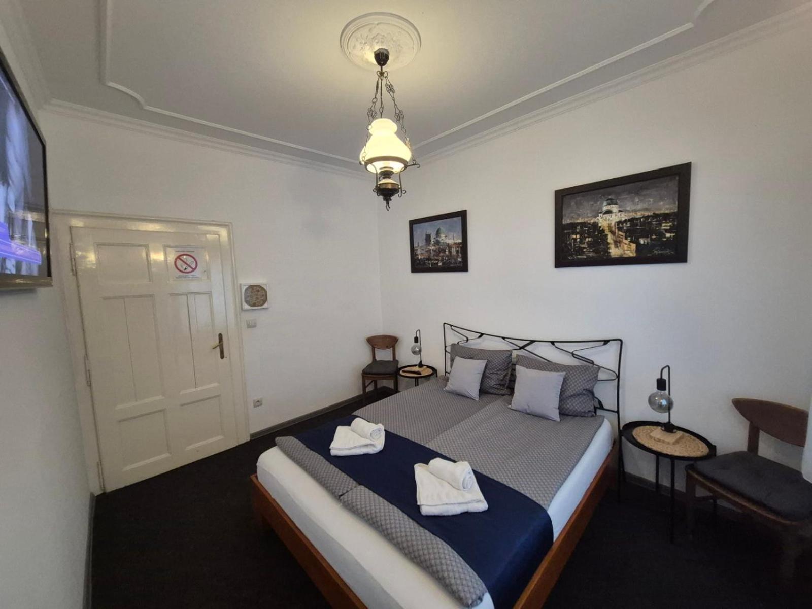 Authentic Belgrade Centre Apartments For Large Groups, Republic Square - Up To 47 People In 5 Apartments Habitación foto