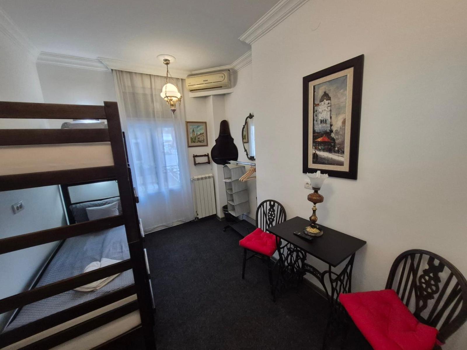 Authentic Belgrade Centre Apartments For Large Groups, Republic Square - Up To 47 People In 5 Apartments Habitación foto