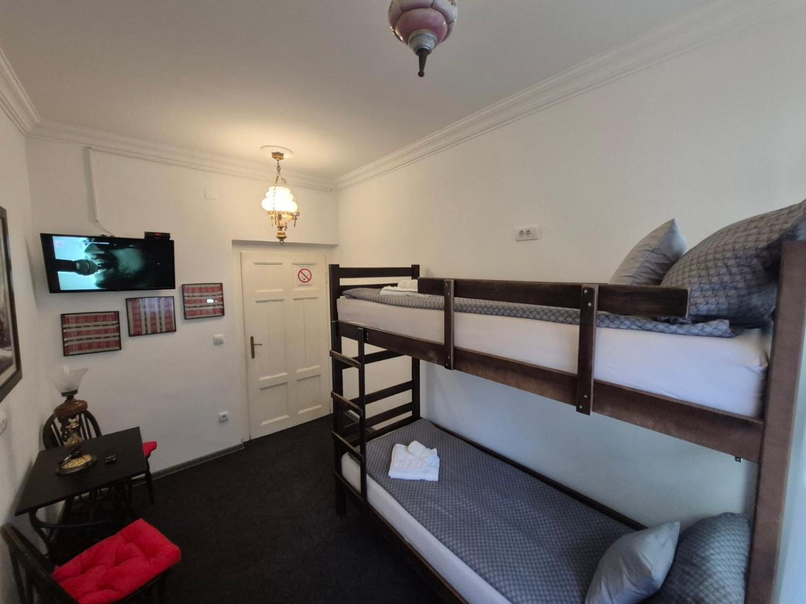 Authentic Belgrade Centre Apartments For Large Groups, Republic Square - Up To 47 People In 5 Apartments Habitación foto
