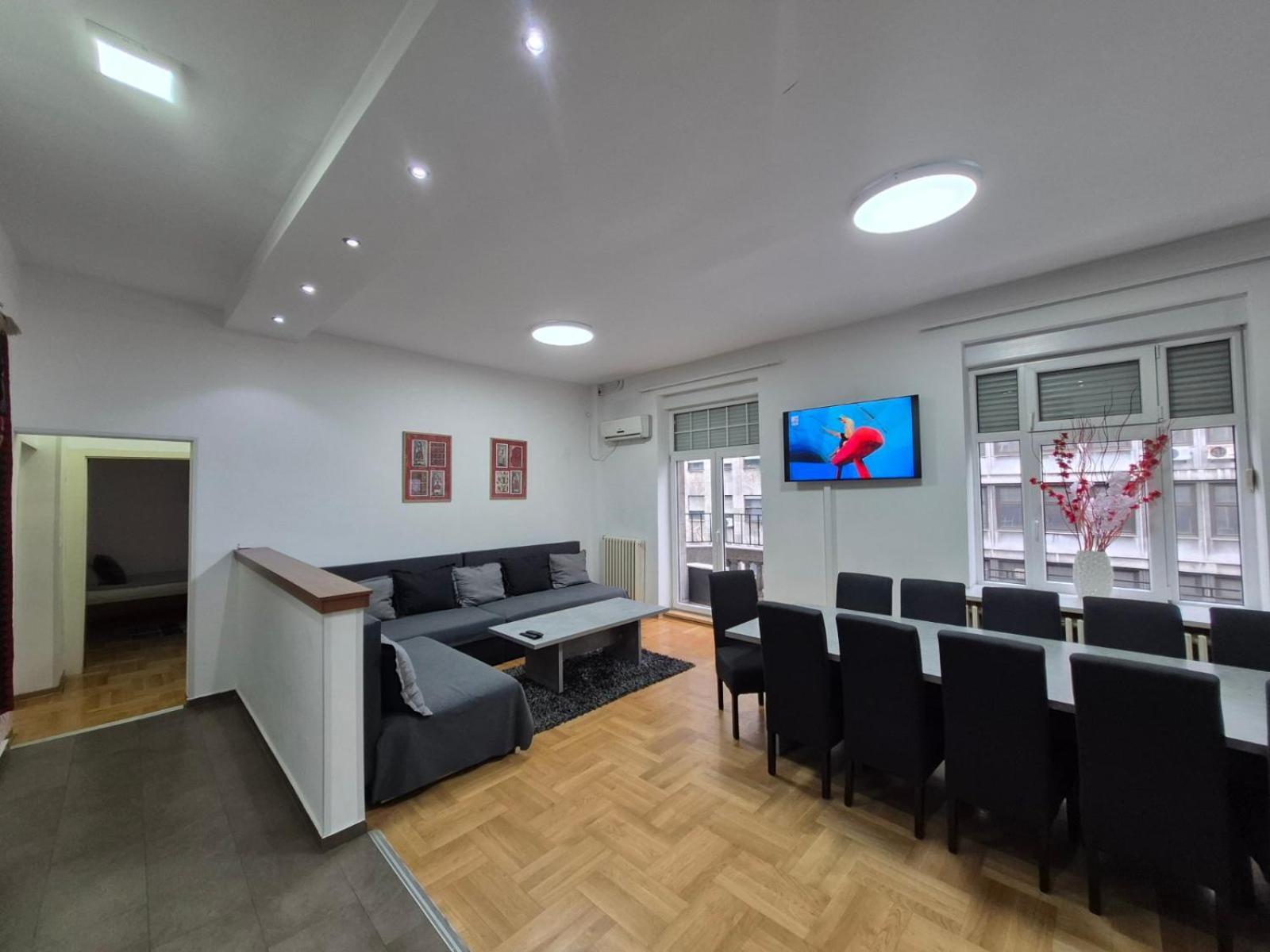 Authentic Belgrade Centre Apartments For Large Groups, Republic Square - Up To 47 People In 5 Apartments Habitación foto