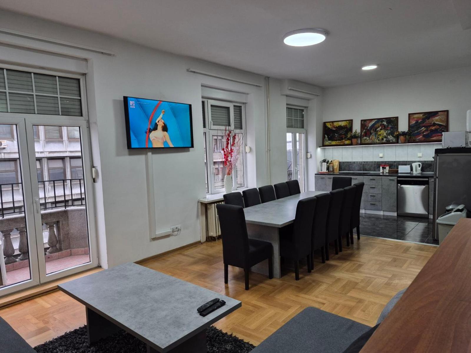 Authentic Belgrade Centre Apartments For Large Groups, Republic Square - Up To 47 People In 5 Apartments Habitación foto