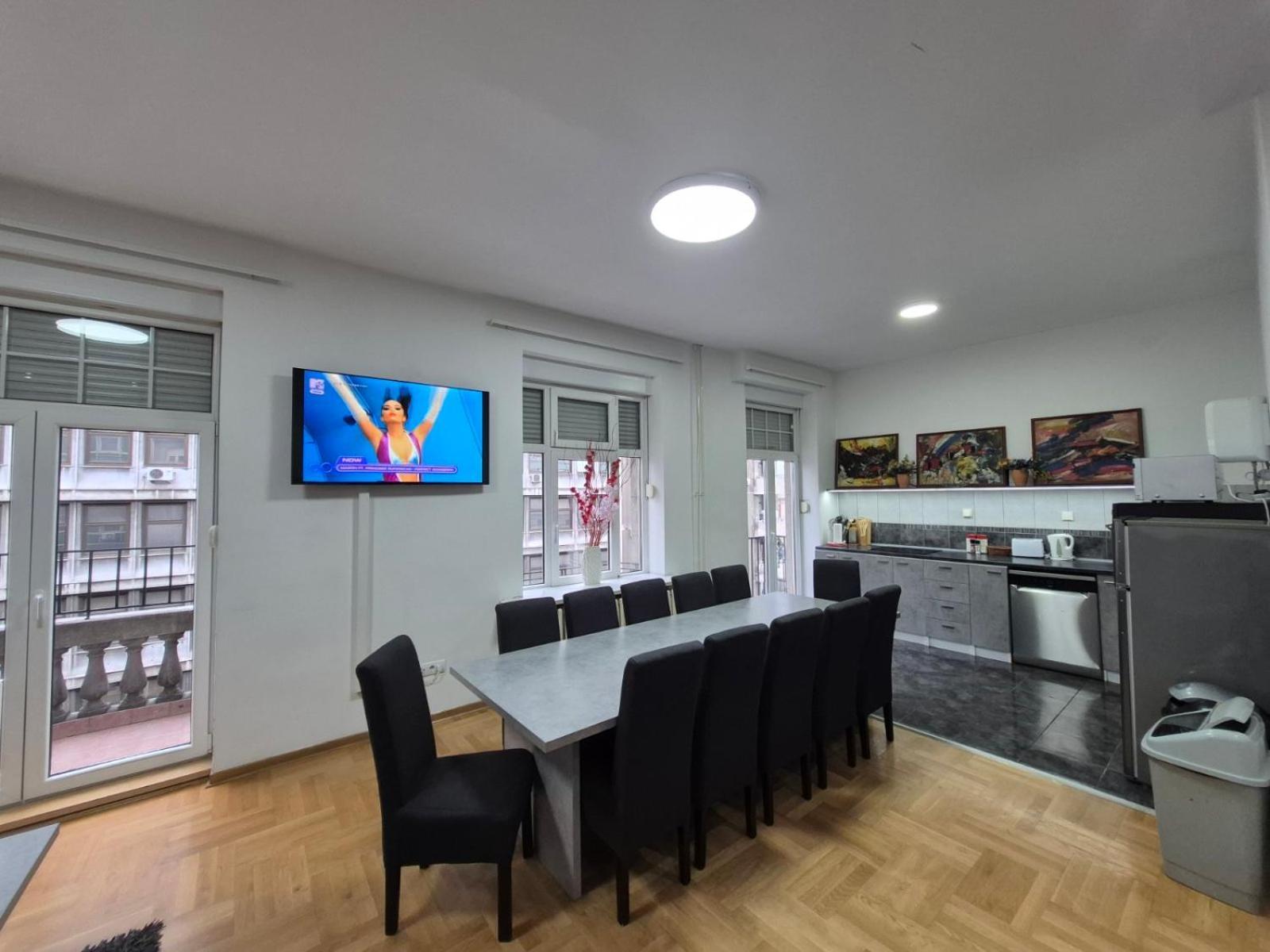 Authentic Belgrade Centre Apartments For Large Groups, Republic Square - Up To 47 People In 5 Apartments Habitación foto