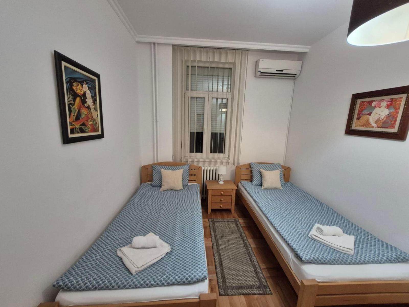 Authentic Belgrade Centre Apartments For Large Groups, Republic Square - Up To 47 People In 5 Apartments Habitación foto