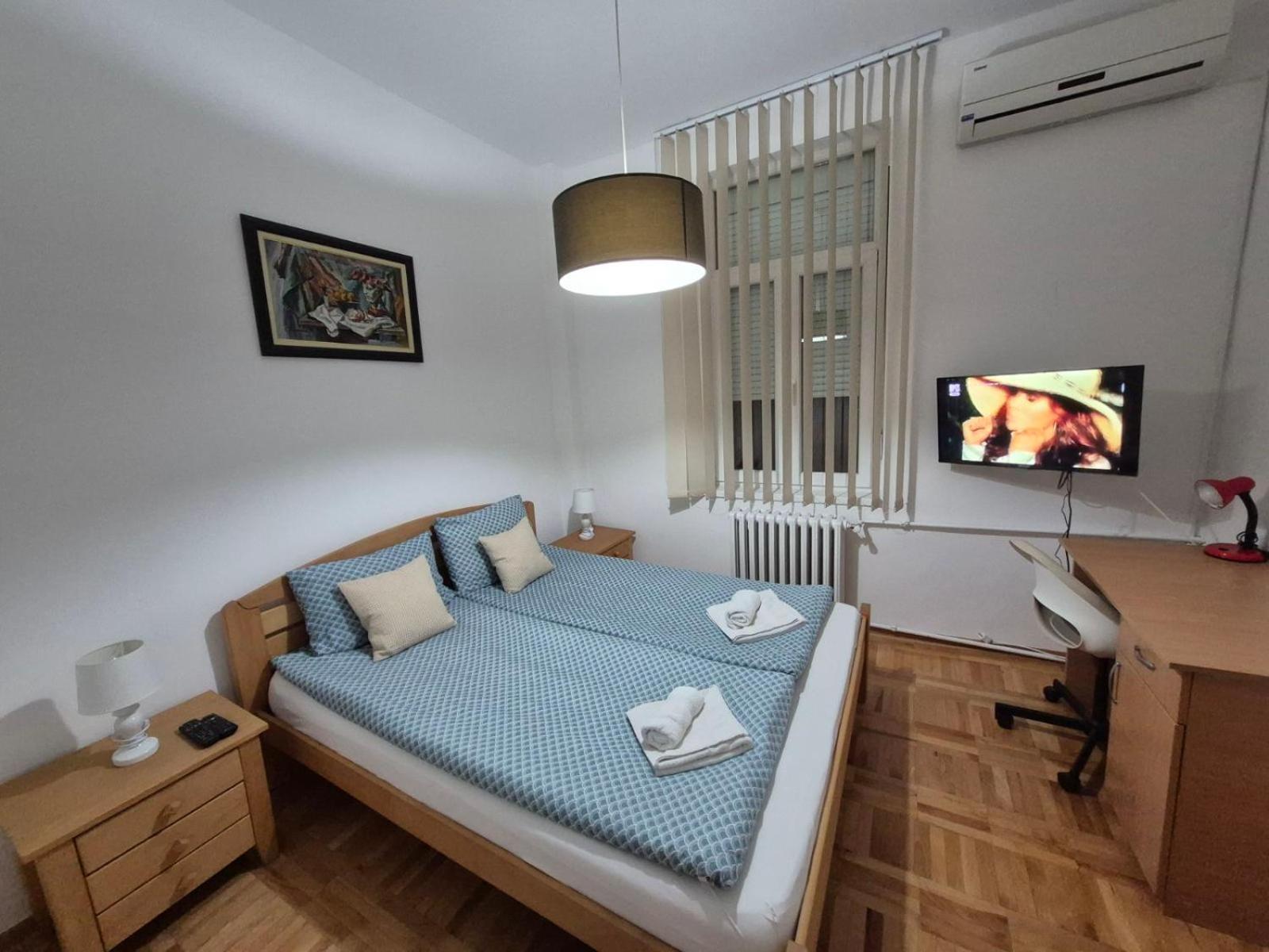 Authentic Belgrade Centre Apartments For Large Groups, Republic Square - Up To 47 People In 5 Apartments Habitación foto