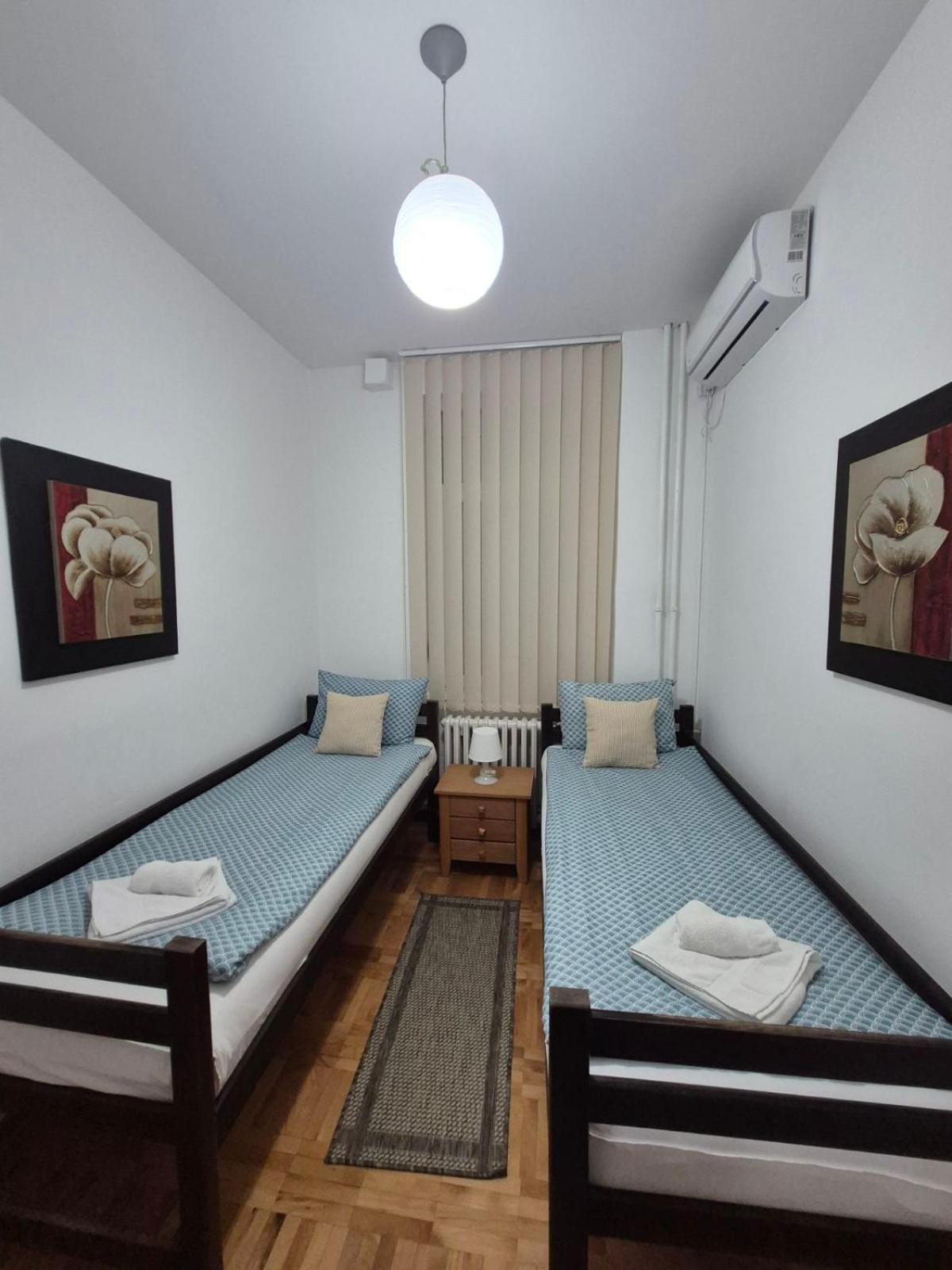 Authentic Belgrade Centre Apartments For Large Groups, Republic Square - Up To 47 People In 5 Apartments Habitación foto