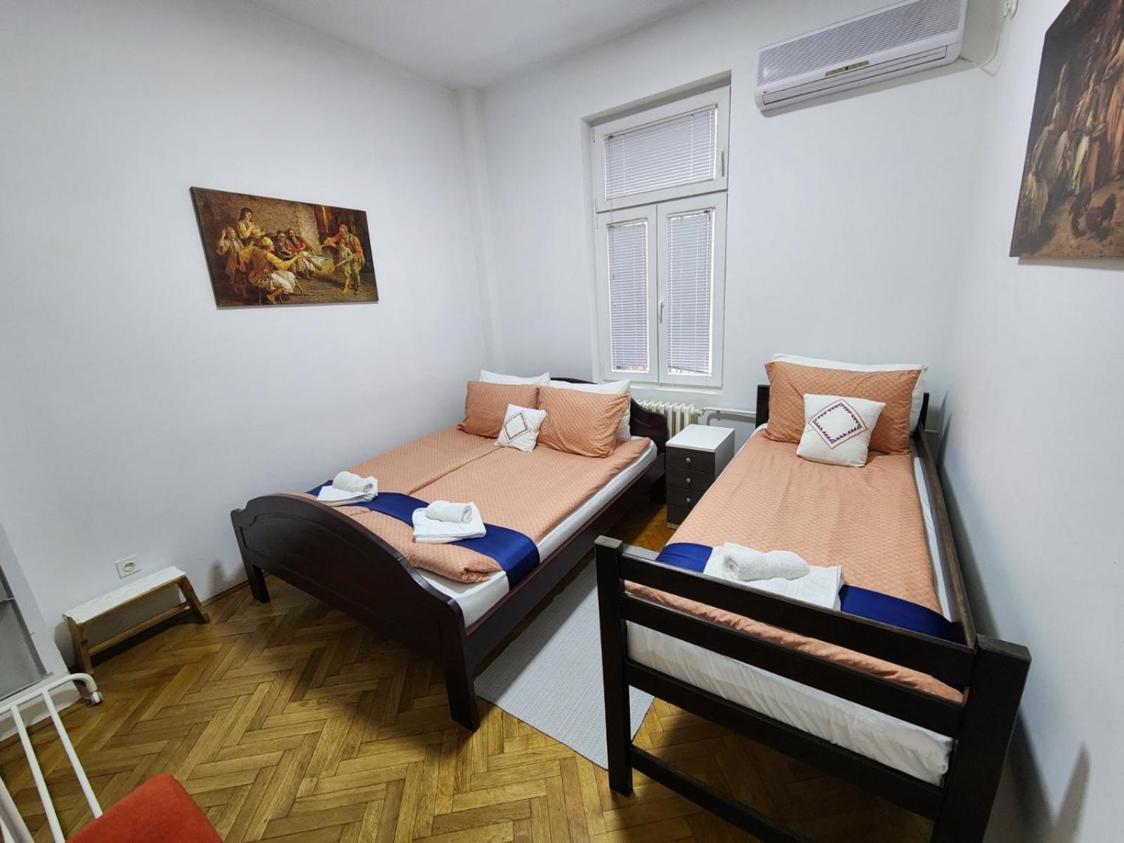 Authentic Belgrade Centre Apartments For Large Groups, Republic Square - Up To 47 People In 5 Apartments Habitación foto