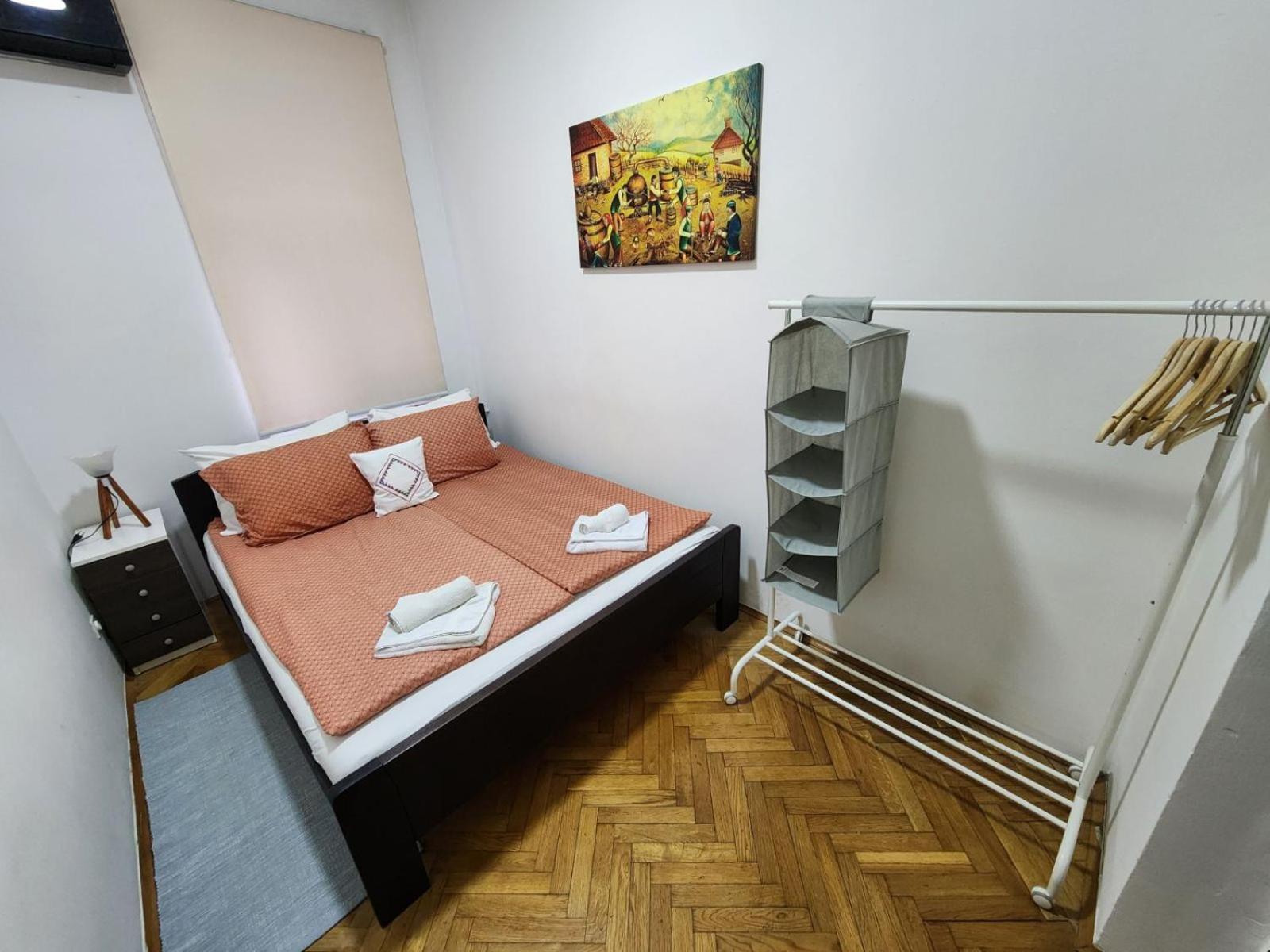 Authentic Belgrade Centre Apartments For Large Groups, Republic Square - Up To 47 People In 5 Apartments Habitación foto